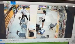Thanh niên mang súng đến cửa hàng Thế giới di động cướp điện thoại