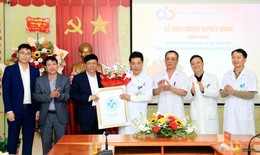 2 bệnh viện ở Nghệ An đ&#243;n nhận danh hiệu “Bệnh viện thực h&#224;nh nu&#244;i con bằng sữa mẹ xuất sắc”