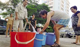 Giá nước sạch 10 năm 'bình ổn', Hà Nội tính lộ trình điều chỉnh tăng