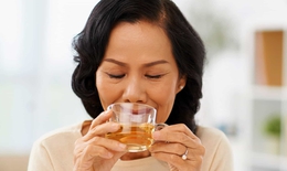 9 loại trà thảo dược giúp giảm triệu chứng mãn kinh