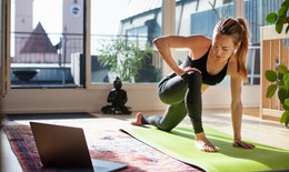 Chuyên gia lưu ý an toàn khi tập yoga tại nhà