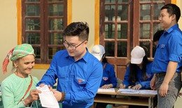 Đoàn Thanh niên Bộ Y tế khám bệnh và tặng thuốc miễn phí cho bà con vùng sâu, vùng xa Nghệ An