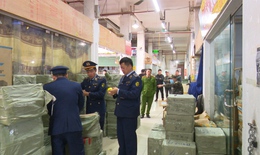 Phát hiện kho chứa gần 100.000 sản phẩm hàng điện tử có dấu hiệu giả mạo nhãn hiệu, nhập lậu