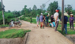 Ba học sinh tắm k&#234;nh, một em đuối nước tử vong thương t&#226;m