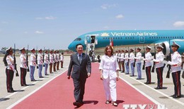Chủ tịch Quốc hội đến sân bay José Martí, bắt đầu thăm chính thức Cuba