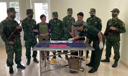 Bắt 2 đối tượng vận chuyển 15.000 viên ma túy từ nước ngoài về Việt Nam