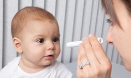 Nhận biết v&#224; điều trị sớm đục thủy tinh thể ở trẻ tr&#225;nh c&#225;c biến chứng nguy hiểm