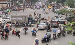 H&#224; Nội: &#39;Xe đi&#234;n&#39; g&#226;y tai nạn li&#234;n ho&#224;n tr&#234;n đường V&#245; Ch&#237; C&#244;ng, nhiều người bị thương