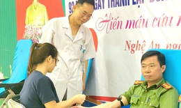Hơn 20 chiến sĩ công an hiến máu cứu bệnh nhân