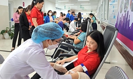 Hàng trăm người tại Quảng Bình đi hiến máu ngày cuối tuần