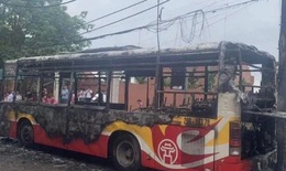 Liên tiếp xảy ra sự cố cháy và va chạm của xe buýt