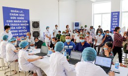 Hà Nội: Gần 400 y, bác sĩ của 15 bệnh viện tổ chức khám sức khỏe cho người cao tuổi