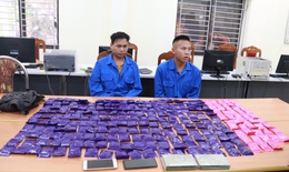  Bắt 2 thanh niên mua bán 2 bánh heroin và 48.000 viên ma túy
