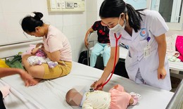 3 bệnh nhi ti&#234;m vaccine hết hạn đ&#227; được xuất viện