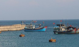Yêu cầu Trung Quốc rút tàu Hướng Dương Hồng 10 khỏi vùng biển Việt Nam