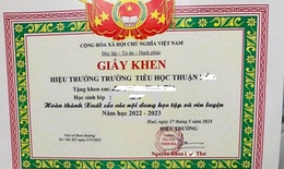 Khoe bằng khen, bảng điểm của con lên mạng xã hội là làm lộ dữ liệu trẻ em