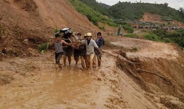 Gia cảnh &#233;o le của vợ chồng gi&#225;o vi&#234;n thương vong trong vụ xe m&#225;y rơi xuống vực