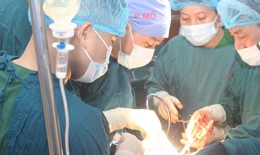 Máy phay chèn ngang ngực gây vỡ lách
