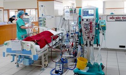 Cứu bệnh nhân bị sốc nhiễm khuẩn, suy hô hấp, viêm cơ tim tối cấp