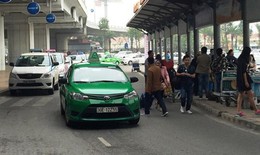 Xử lý xe dù, gian lận giá cước taxi tại sân bay Tân Sơn Nhất
