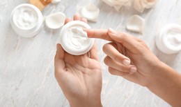 Cách xử lý vấn đề về da ở người bệnh vảy nến, viêm da cơ địa