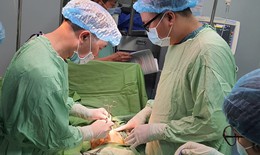 Cắt hơn 1 mét ruột non để cứu sống bệnh nhi 6 tuổi