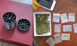 Bắt đối tượng thu mua cần sa trên mạng, chia nhỏ bán cho 'thanh niên mới lớn'