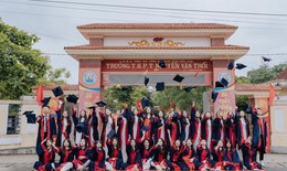Thành tích "khủng" của 2 lớp trường huyện trong kỳ thi THPT