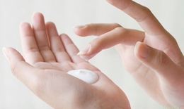 Đình chỉ lưu hành, thu hồi lô Kem dưỡng trắng - Chống nắng kém chất lượng
