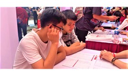 Đăng ký nguyện vọng xét tuyển đại học: Làm sao để an toàn khi điểm sàn rất khác điểm chuẩn?