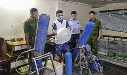 Triệt phá cơ sở sang chiết 'khí cười' số lượng lớn