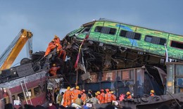 Vụ tai nạn đường sắt kinh ho&#224;ng ở Ấn Độ: Bắt giữ 3 kỹ sư c&#243; li&#234;n đới