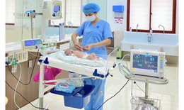 7 ng&#224;y gi&#224;nh giật sự sống cho trẻ sơ sinh bị xuất huyết phổi