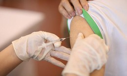 H&#224; Nội tổ chức ti&#234;m b&#249; vaccine cho trẻ tại cơ sở gi&#225;o dục mầm non, tiểu học