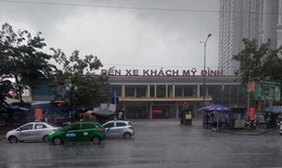 Hà Nội mưa lớn kéo dài, nhiều tuyến phố cảnh báo ngập lụt