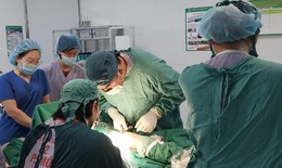 Chơi xe đạp 3 bánh, trẻ bị gãy xương đùi