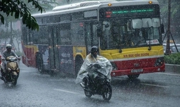 Miền Bắc mưa lớn dồn dập trước khi nắng nóng trở lại