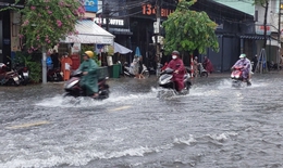 Áp thấp nhiệt đới vào đất liền, cả nước có mưa dông