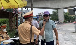Vẫn chưa thể tr&#236;nh giấy tờ xe tr&#234;n VNeID khi bị CSGT kiểm tra, v&#236; sao?