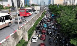 H&#224; Nội: Người d&#226;n chật vật di chuyển trong ng&#224;y đầu đi l&#224;m sau kỳ nghỉ lễ 2/9