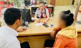 Nhân viên ngân hàng nhanh trí giúp người dân thoát 'bẫy' lừa đảo