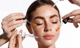 Da dầu mụn có sử dụng được vitamin C?