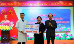 Hội Bảo trợ bệnh nhân nghèo Quảng Bình mang món quà ý nghĩa đến với bệnh nhân chạy thận