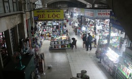 Tiểu thương khóc ròng khi Tết cận kề 'chợ vắng khách như Chùa Bà Đanh'