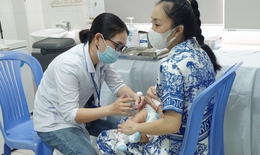 TPHCM triển khai ti&#234;m th&#234;m nhiều loại vaccine miễn ph&#237; cho trẻ