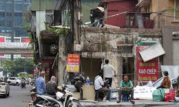 Loạt công trình tháo dỡ phục vụ mở rộng đường Nguyễn Tuân