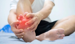 Dấu hiệu cơn đau cảnh báo bệnh gút bạn dễ bỏ qua