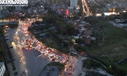 Cầu vượt tại Hà Nội chậm tiến độ gây ùn tắc nhiều năm