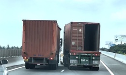 Khởi tố, bắt tạm giam 2 t&#224;i xế xe tải v&#224; container rượt đuổi nhau tr&#234;n cao tốc