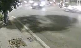 'Quái xế' nhập viện sau khi đâm tử vong tại chỗ cô gái chờ đèn đỏ